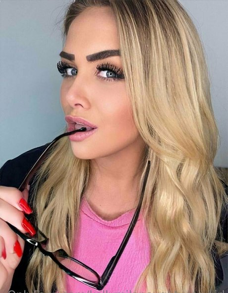 kellymilana hd akt bilder