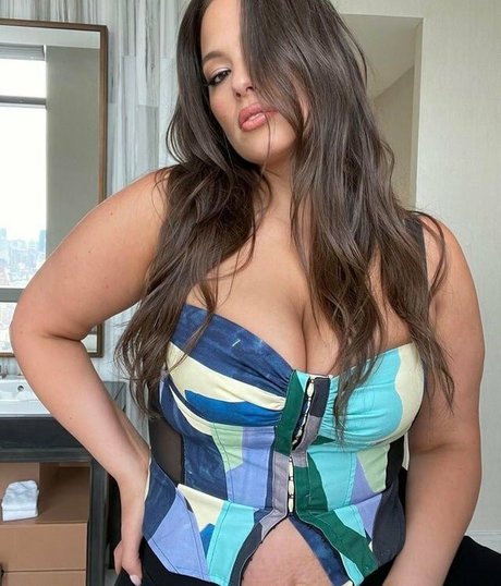 Ashley Graham schöne nackten bilder