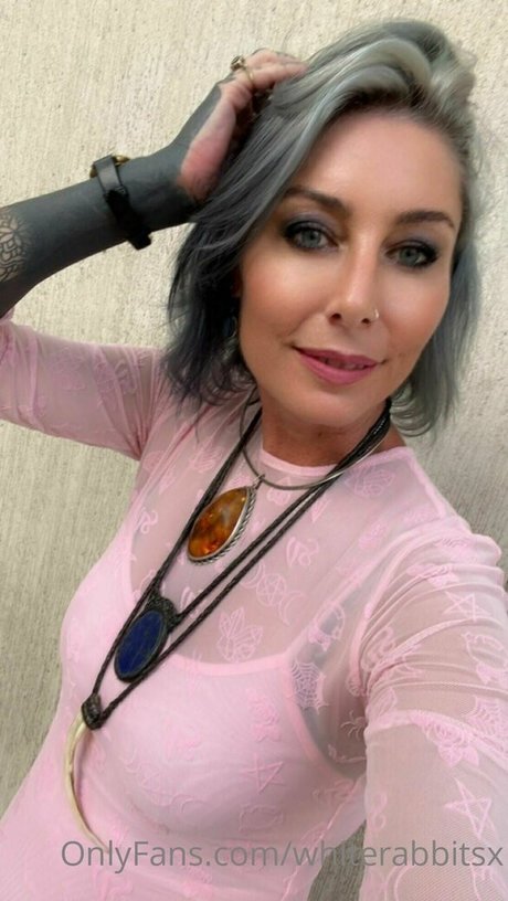 whiterabbitsx nackt exklusive bild