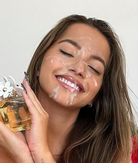 Isabela Merced top hd bilder