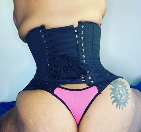 süße ebenholz-onlyfans exklusive nackte foto