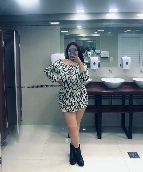 lustige milf-onlyfans kostenlose akt fotos