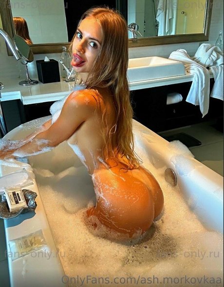 Ash Morkovka erotische akt fotos