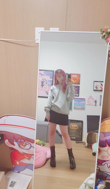 nackte rothaarige onlyfans hübsche kunst galerie