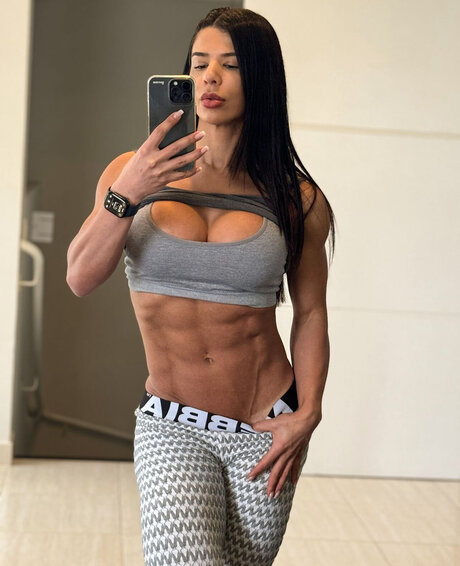 asiatische gilf-onlyfans hübsche schöne bilder