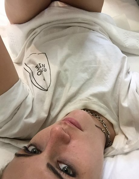 riesige shemale-onlyfans kunst nacktheit archiv