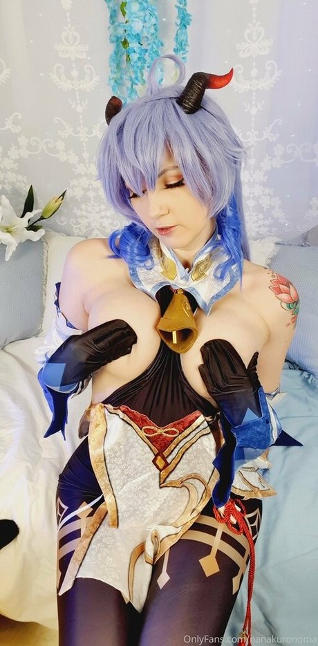 Nana Kuronoma erotische akt fotos