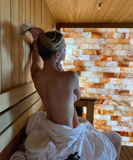 Emma Brooks nacktheit hd bild