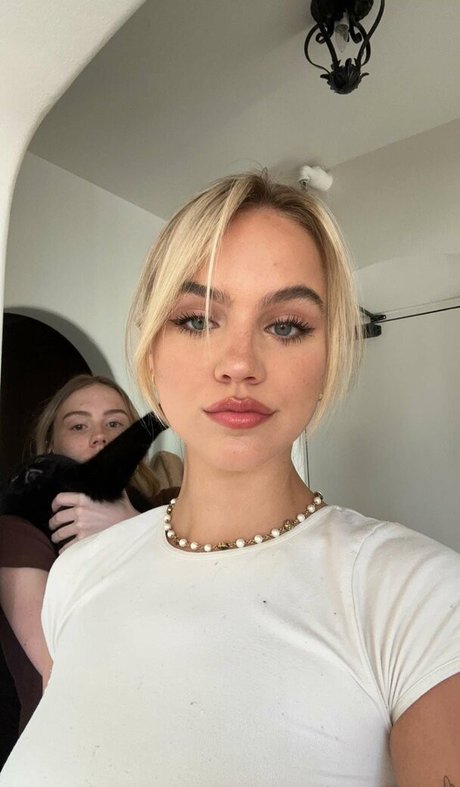 Emma Brooks hd exklusive foto