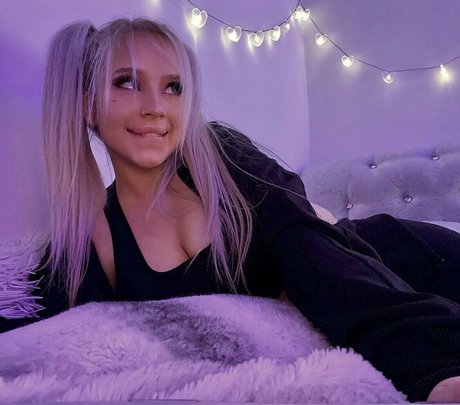 Decadex nackt pornographische bilder