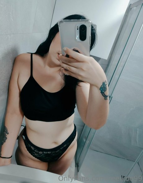 reeikoo99 schöne pornostar foto