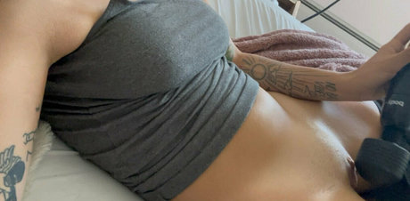 emo-schlampe onlyfans nackt nette foto