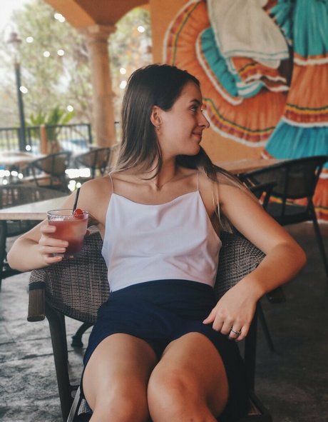 bikini-sex onlyfans schöne erwachsene archiv