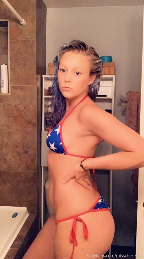 misscherryfitx erotische kostenlose bild