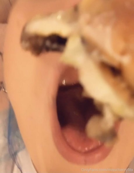 misscherryfitx nackt pornographische galerien