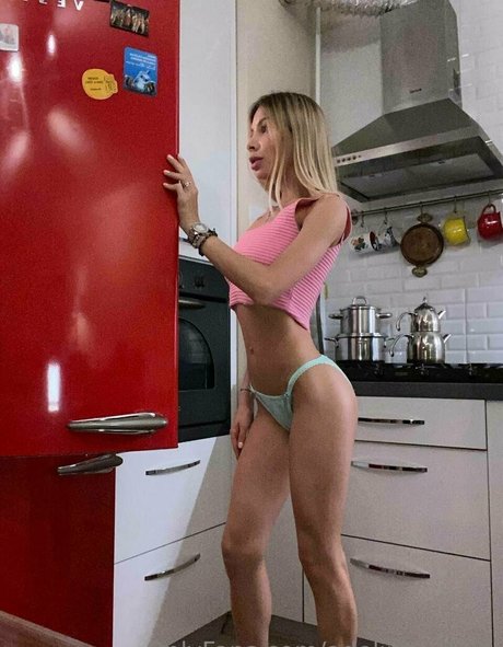 adelina white heiße bilder