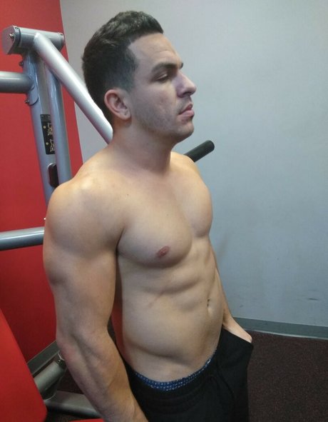 verrückte ebenholz-onlyfans nacktheit akt archiv