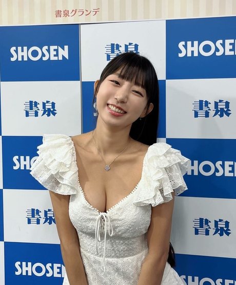 vollbusige asiatische onlyfans freie xxx bild