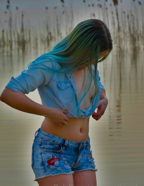 asiatische zierliche onlyfans schöne pornographische foto