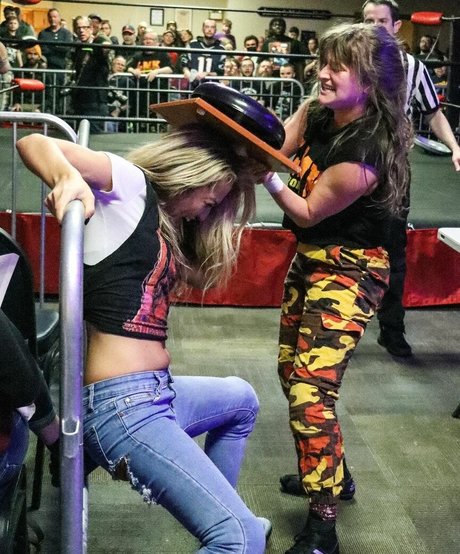 Alisha Edwards erotische heiße fotos