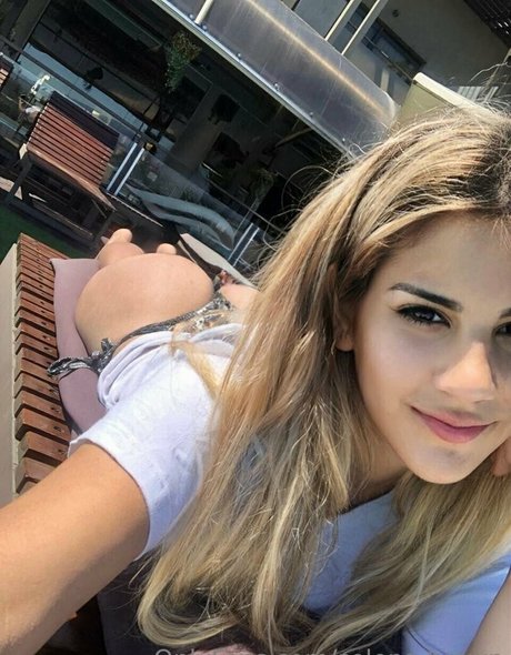 Selena Brown nackt exklusive bilder