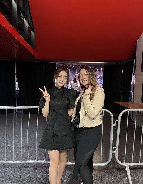 Troubleinc nackten archiv