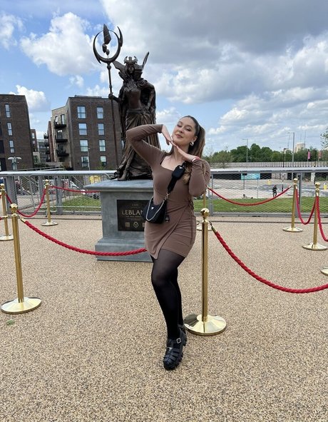 Troubleinc xxx hd galerie