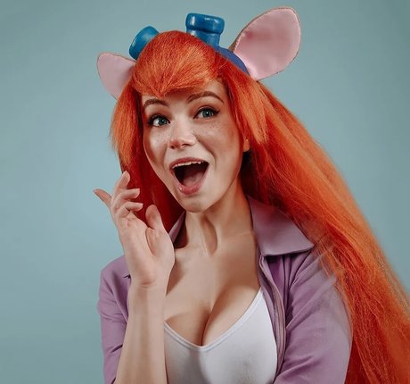 Nancy Novikova hübsche heiße fotos