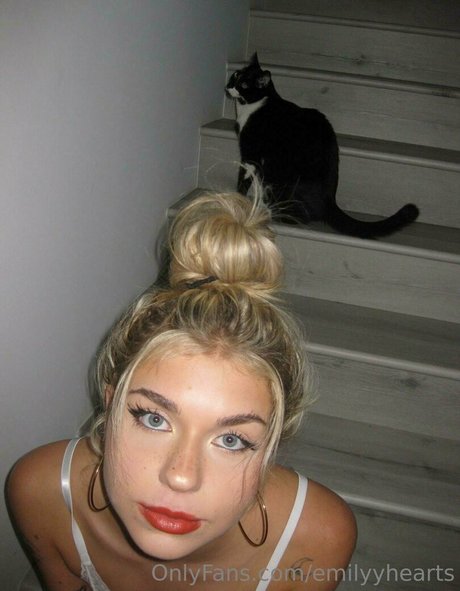 emilyyhearts porno top foto