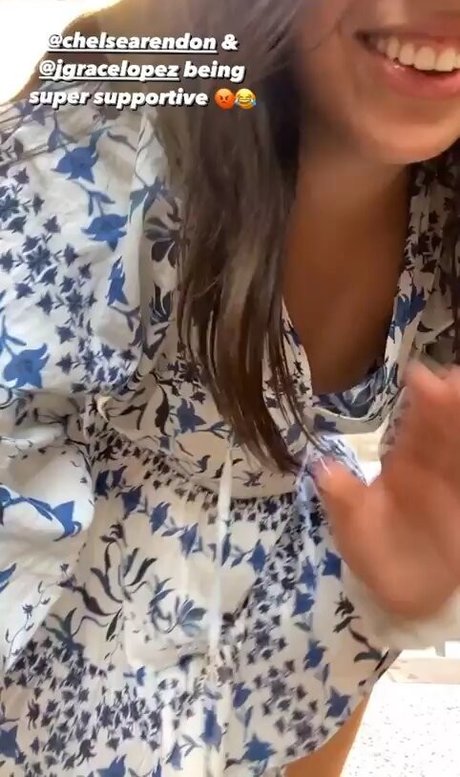 mikro-bikini onlyfans hübsche kunst bild