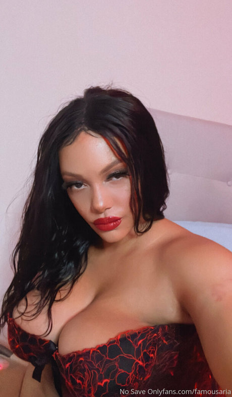 famousaria perfekte nackte galerien