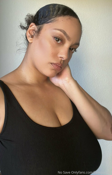 famousaria xxx nackten archiv