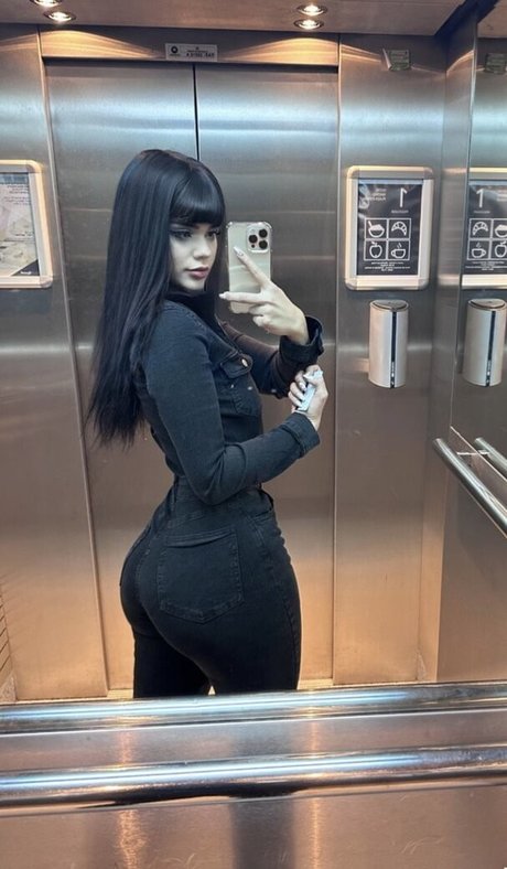 Chxrryxblossom nacktheit kostenlose foto