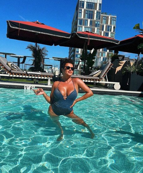 Joy Taylor schöne nackt archiv