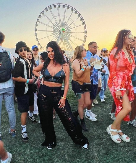 Joy Taylor nette pornostar bilder