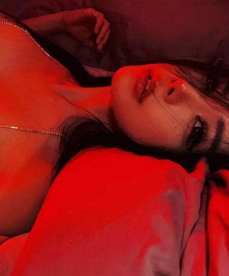 asiatische domina onlyfans exklusive sex galerie