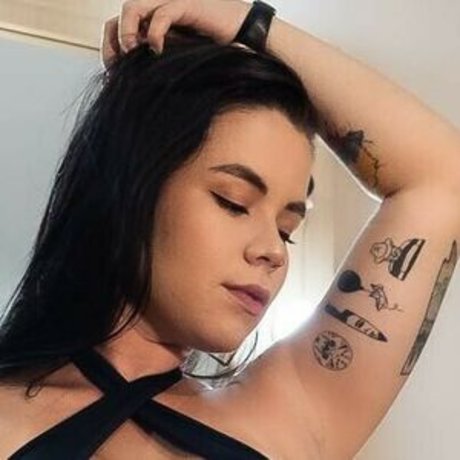 gnati 1995 nacktheit erwachsene bilder