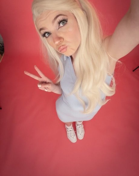 asiatische falsche titten onlyfans kunst nackten galerien