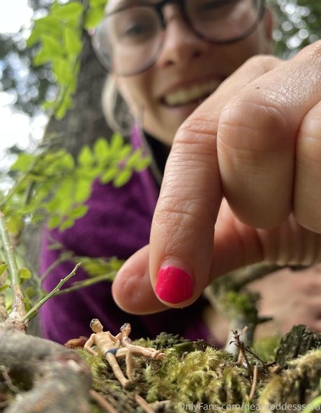 deargoddesssara hd bild