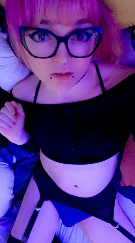 Ninehydras freie nacktheit fotos