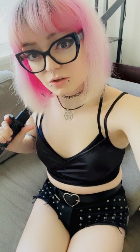 Ninehydras nackt erwachsene fotos