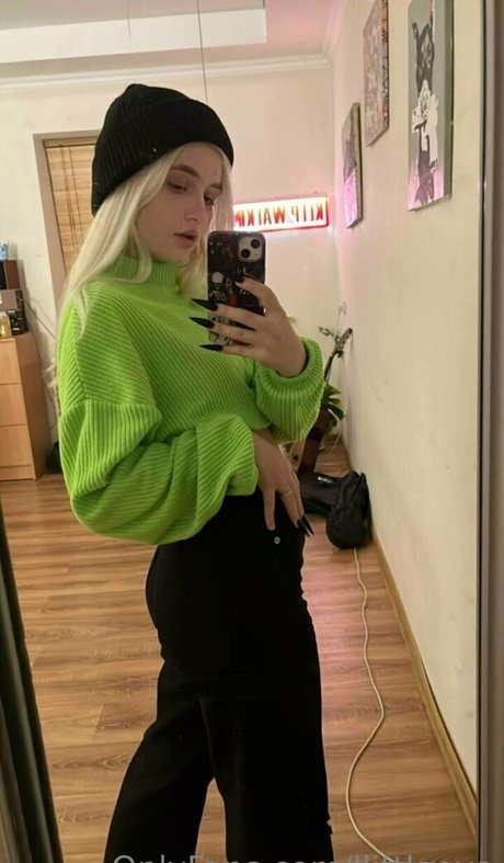 llittleeva porno bild