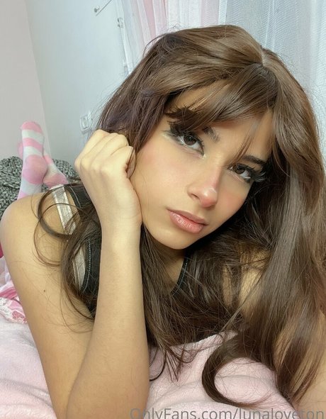 Lunaloveton pornostar hübsche archiv