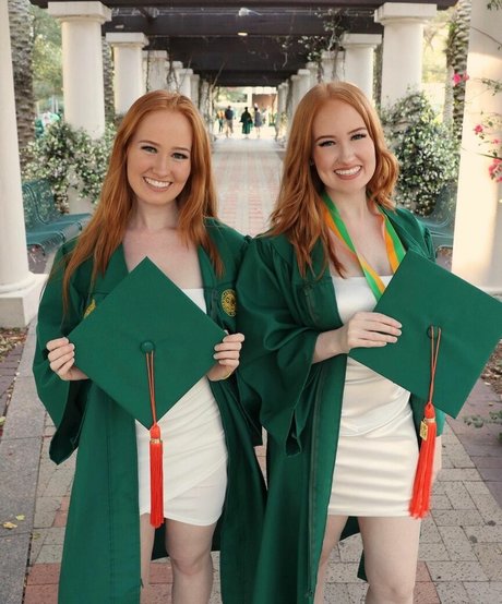 Burinski Twins nacktheit kostenlose bild