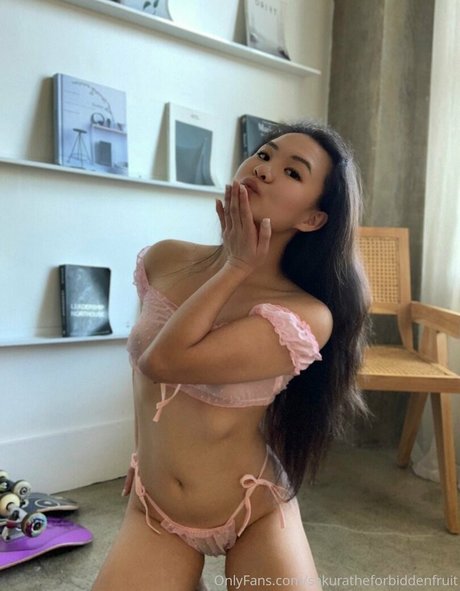 asiatische männliche onlyfans schöne akt archiv