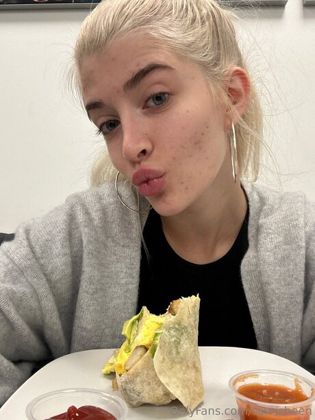 samisheen schauspielerin schöne foto