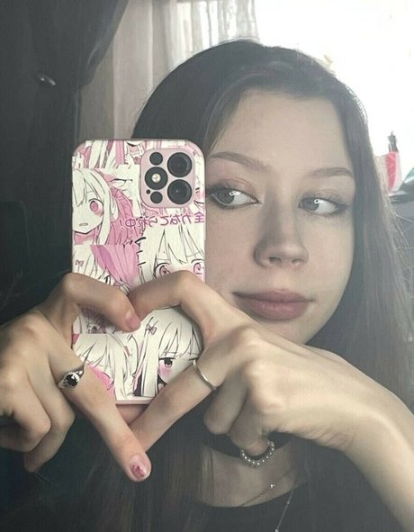 poisonn girl model hd bild