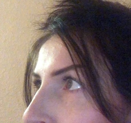 Megan Bitchell xxx top foto