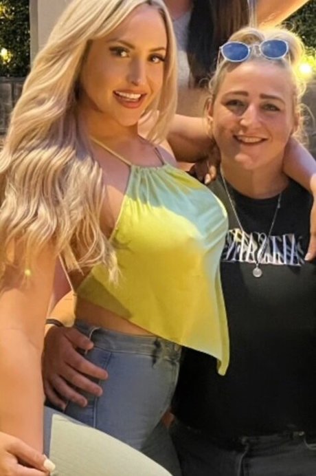 Emma Jones heiße erwachsene bild