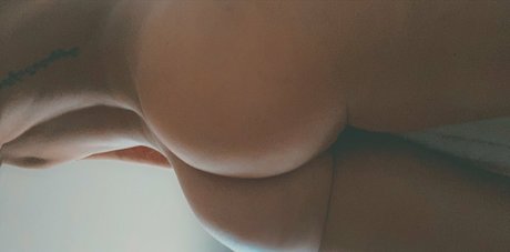 Amber Emery erwachsene freie bild